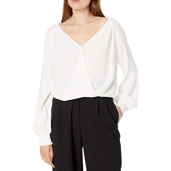 ASTR the label 💟 Women's Long Balloon Sleeve V-Neck Blouse Essex Faux Wrap Top - Picture 1 of 7